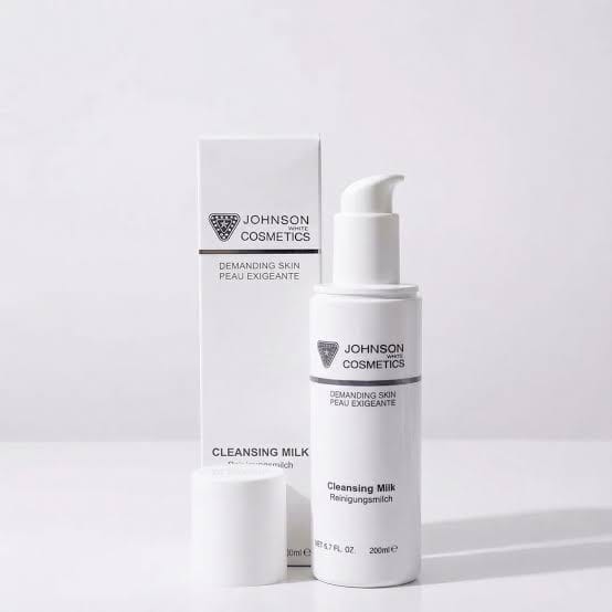 Jhonson White Cosmetic Whitening Milk Cleanser - Melova Cosmetics